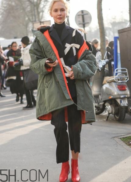 穿短靴怎么配衣服好看？短靴搭配什么上衣？