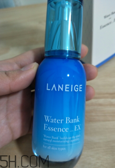 蘭芝補(bǔ)水小藍(lán)瓶是乳液嗎？用在哪一步？