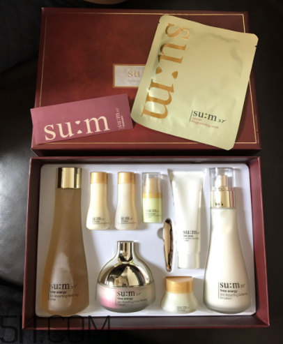 SUM37時(shí)光肌底套盒有什么？適合什么膚質(zhì)？