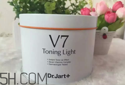 素顏霜v7真的不用卸妝嗎？卸妝時水溫要注意什么？