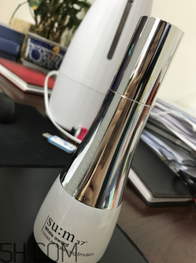 sum37度呼吸保濕乳油不油？適合什么膚質(zhì)？