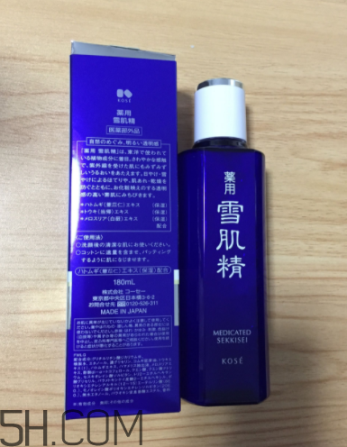 雪肌精化妝水盈潤型適合油皮嗎？適合夏季嗎？