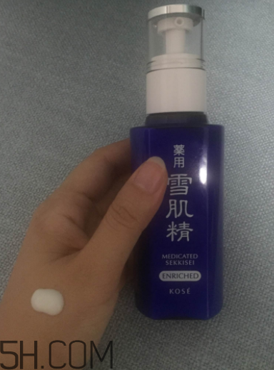 雪肌精盈潤乳液適合油皮嗎？適合夏季嗎？
