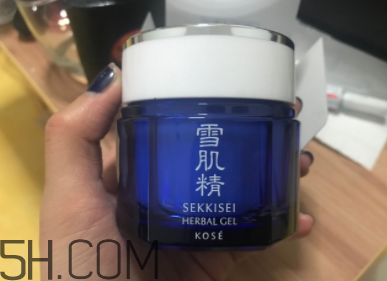 雪肌精菁華凝霜油不油？適合油皮嗎？