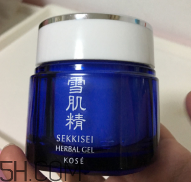 雪肌精菁華凝霜油不油？適合油皮嗎？
