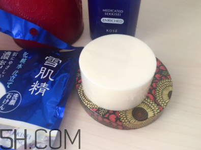 雪肌精泡沫洗顏皂適合干皮嗎？洗后緊繃嗎？