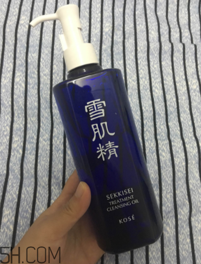 雪肌精卸妝油糊眼睛嗎？雪肌精卸妝油悶痘嗎？