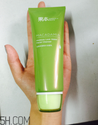 詩婷露雅堅果潔面乳有泡沫嗎？適合油皮嗎？