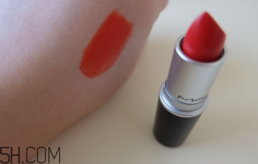 mac和tf口紅哪個好？mac魅可和tomford口紅對比