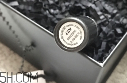 mac和紀梵?？诩t哪個好？mac魅可和紀梵?？诩t哪個貴？
