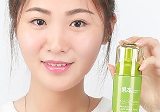 詩婷露雅堅果爽膚水什么功效？有幾種類型？