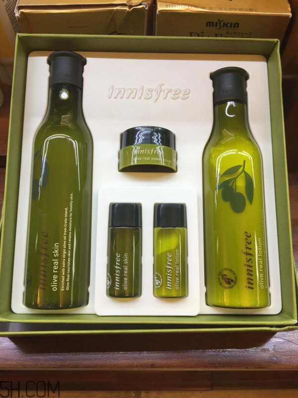 悅詩風(fēng)吟哪個(gè)系列適合干性肌膚？冬天用乳液還是霜？