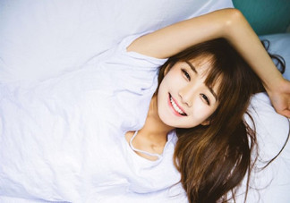 女孩月經(jīng)初潮量多量少正常嗎？月經(jīng)初潮一般幾天干凈？