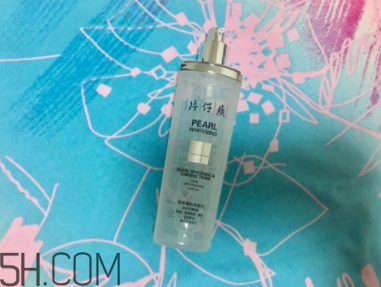 片仔癀珍珠亮膚水適合敏感皮嗎？有刺激嗎？