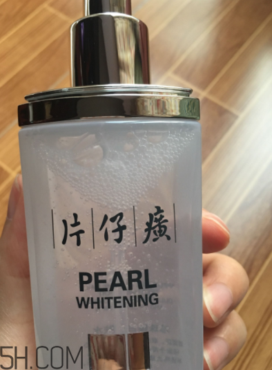 片仔癀珍珠亮膚水適合油皮嗎？適合夏季嗎？