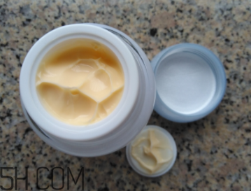 片仔癀珍珠膏白天能用嗎？會(huì)不會(huì)變黑？