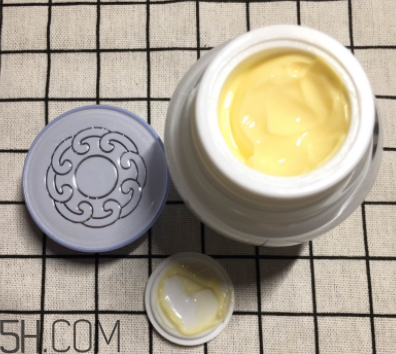 片仔癀珍珠膏能美白淡斑嗎？使用心得