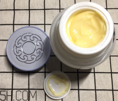 片仔癀珍珠膏為什么會(huì)過敏？成分分析
