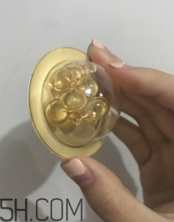 伊麗莎白雅頓精華膠囊油不油？適合油皮嗎？