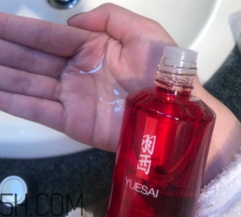 羽西靈芝水油不油？適合油皮嗎？
