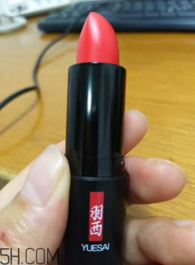 羽西蟲草口紅滋潤嗎？哪個色號適合秋冬？