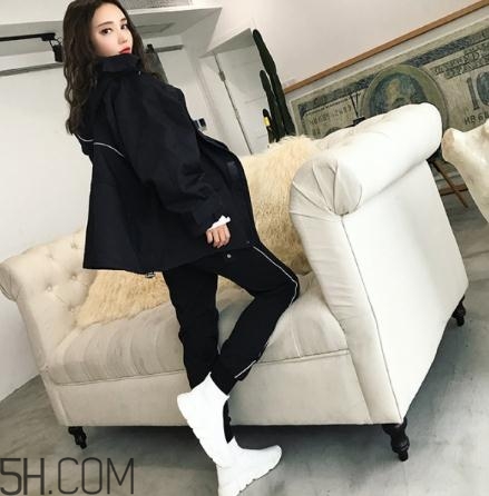 沖鋒衣搭配什么褲子好看？沖鋒衣搭配褲子圖片