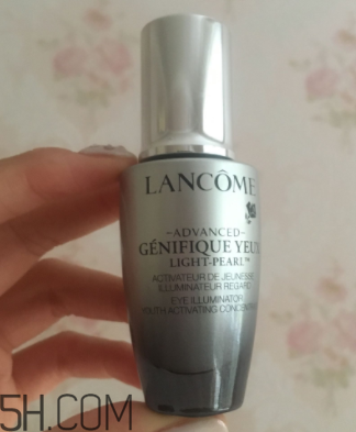 蘭蔻小黑瓶大眼精華什么時候用？早上還是晚上？