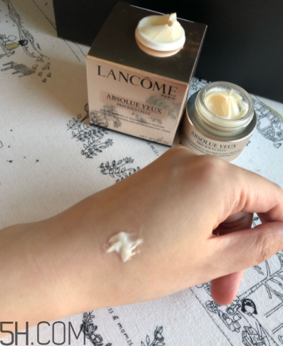 蘭蔻菁純眼霜與小黑瓶眼霜有什么區(qū)別？哪個好用？