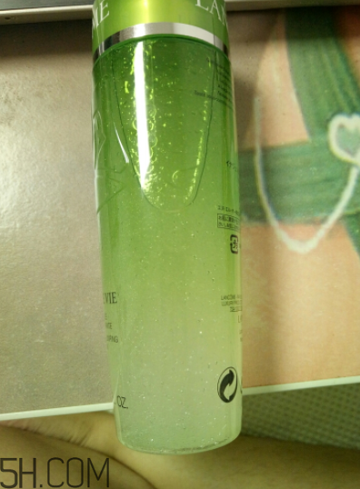 蘭蔻水光潤養(yǎng)美容液油不油？適合油皮嗎？