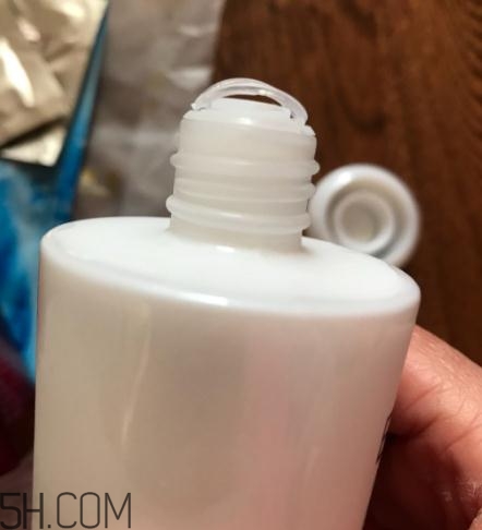 萱姿抗皺緊致滲透乳怎么樣？萱姿抗皺緊致滲透乳好用嗎？