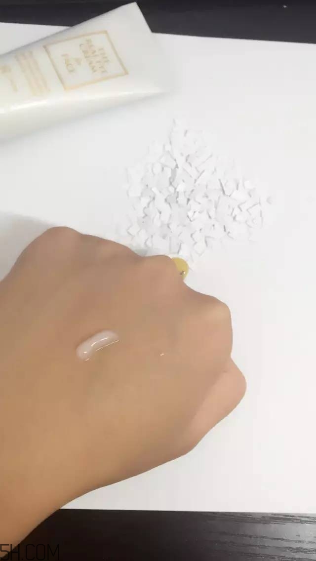 眼霜需要早晚都用嗎？ahc第五代眼霜效果怎么樣？