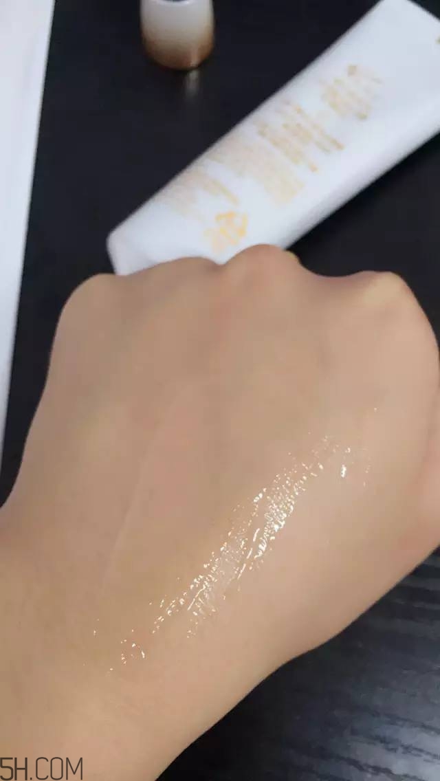 眼霜需要早晚都用嗎？ahc第五代眼霜效果怎么樣？
