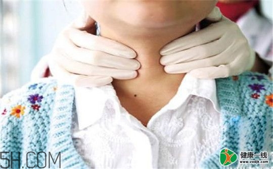 甲狀腺腫大和甲亢的區(qū)別有哪些？甲狀腺腫大適合吃什么食物？