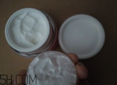 瓷肌御雪祛斑霜夏天能用嗎？瓷肌御雪祛斑夏天用油嗎？