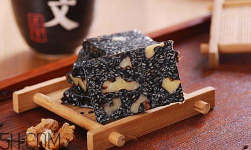 吃阿膠可以喝蜂蜜水嗎？阿膠和蜂蜜可以一起吃嗎？