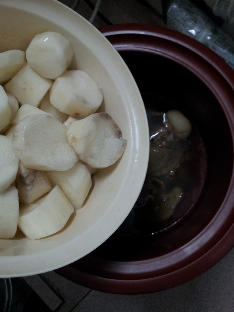 馬蹄和山藥能一起煲湯嗎？山藥和馬蹄能一起吃嗎？