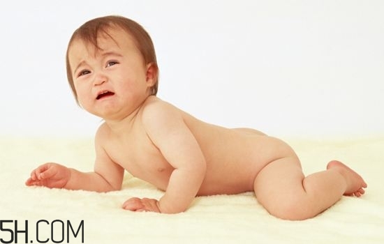 怎樣能夠訓(xùn)練嬰幼兒的肌肉？寶寶為什么總是在鬧騰？