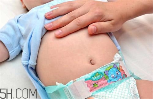 嬰幼兒腹脹要怎樣按摩？寶寶吃奶睡著了怎么辦？