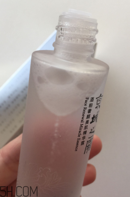 京城之霜神仙水含酒精嗎？適合脆弱敏感肌嗎？