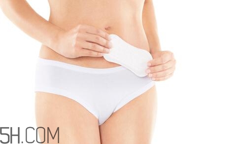 女人如何正確的使用衛(wèi)生巾？衛(wèi)生巾清涼好不好？