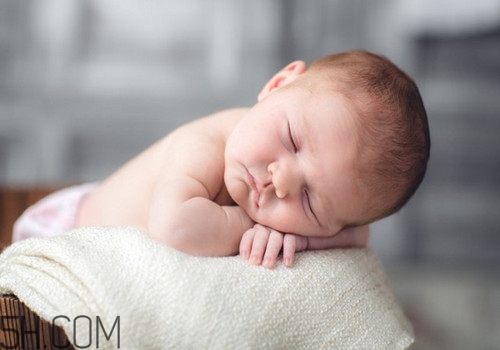 寶寶腿紋不對稱是怎么回事？嬰幼兒的生長發(fā)育標準是怎樣的？