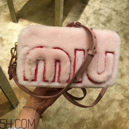miumiu包包一般多少錢(qián)？這么仙的包包千萬(wàn)別錯(cuò)過(guò)