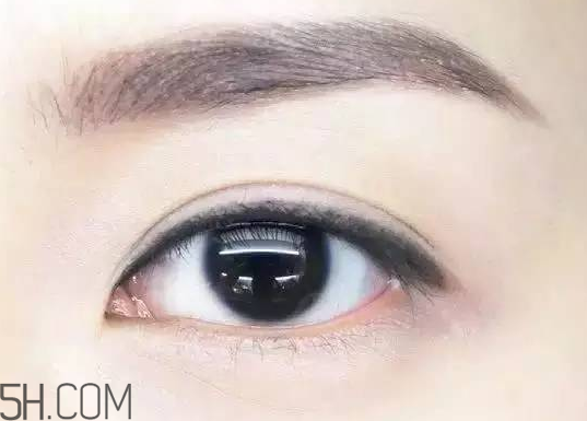V型眼線怎么畫？V型眼線畫好美到冒泡
