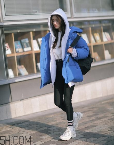 藍(lán)色面包服怎么搭配？塑造冬日運動活力