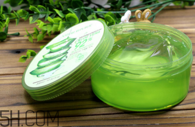 蘆薈膠用在臉上為什么會有刺痛感？防止用蘆薈膠后皮膚刺痛的方法