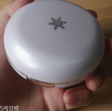 自然堂爆水小粉盒怎么樣？新品粉膏氣墊上市