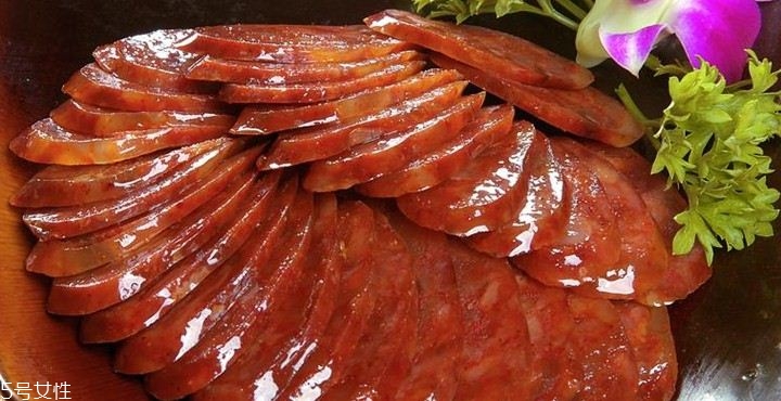 臘腸在蒸之前要泡水嗎？吃臘腸兩步走