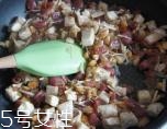 臘腸在蒸之前要泡水嗎？吃臘腸兩步走