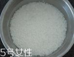 臘腸在蒸之前要泡水嗎？吃臘腸兩步走