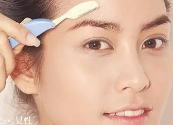 2018不流行平粗眉了？娛樂圈都在畫細(xì)長眉
